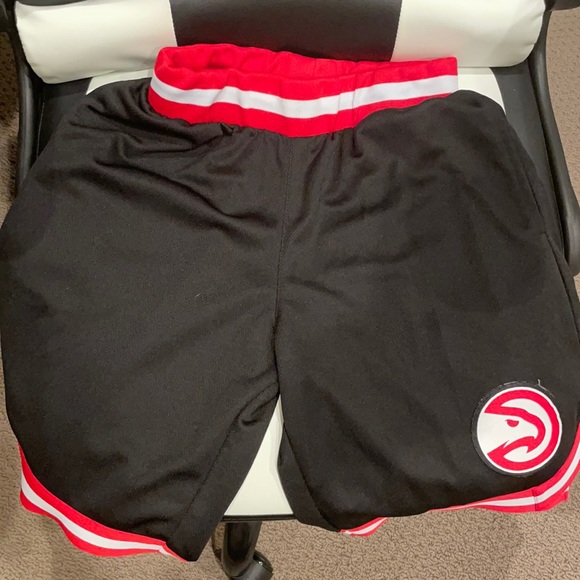 Size Medium Atalanta Hawks Shorts